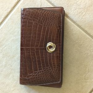 Vintage brown leather clutch with shoulder strap